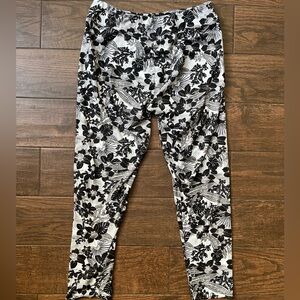 Floral Black and White slim pants Leggings